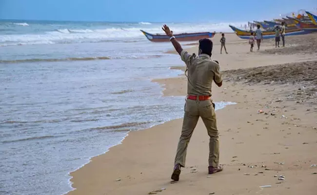 Yaas Cyclone : దూసుకువస్తున్న యాస్ పెనుగండం..! Yaas Cyclone : దూసుకువస్తున్న యాస్ పెనుగండం..!