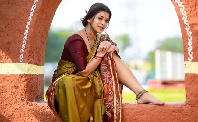 Yamini Bhaskar : రభస బ్యూటీ యామిని లేటెస్ట్ గ్యాలరీ..! Yamini Bhaskar : రభస బ్యూటీ యామిని లేటెస్ట్ గ్యాలరీ..!