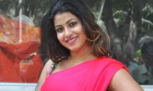 యవ నటి గీతాంజలికి వేధింపులు.. పోలీసులకి కంప్లెంట్..! యవ నటి గీతాంజలికి వేధింపులు.. పోలీసులకి కంప్లెంట్..!
