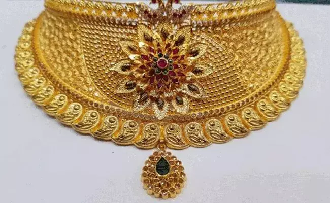 Gold Rate: భారీగా పెరిగిన బంగారం ధర.. Gold Rate: భారీగా పెరిగిన బంగారం ధర..
