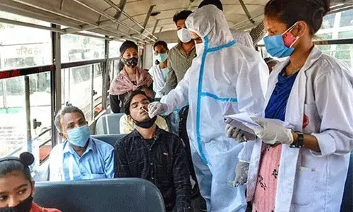 corona update: కరోనా నుంచి దేశం కోలుకుంటోంది.. తగ్గుతున్న పాజిటివ్ కేసులు corona update: కరోనా నుంచి దేశం కోలుకుంటోంది.. తగ్గుతున్న పాజిటివ్ కేసులు