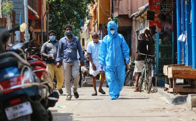 తల్లిదండ్రులకు దూరమైన ఇద్దరు చిన్నారులు.. కరోనాతో అమ్మా నాన్న తల్లిదండ్రులకు దూరమైన ఇద్దరు చిన్నారులు.. కరోనాతో అమ్మా నాన్న