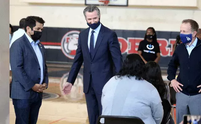 బంపరాఫర్.. వ్యాక్సిన్ వేయించుకుంటే లక్షల్లో ప్రైజ్ మనీ బంపరాఫర్.. వ్యాక్సిన్ వేయించుకుంటే లక్షల్లో ప్రైజ్ మనీ