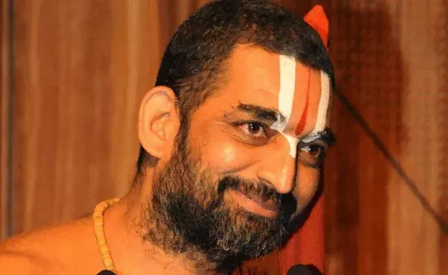 ఆనందయ్య మందుపై అభ్యంతరాలెందుకు: చినజీయర్ స్వామి ఆనందయ్య మందుపై అభ్యంతరాలెందుకు: చినజీయర్ స్వామి