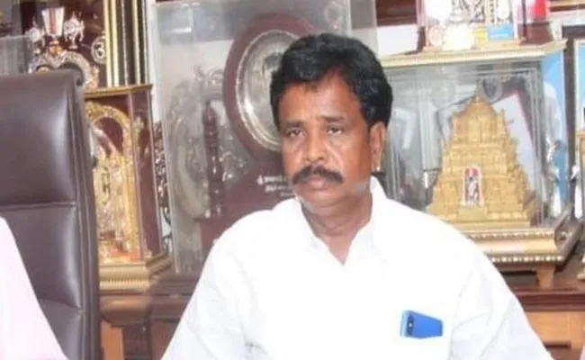 ఆనందయ్య కరోనా మందుకు ఏపీ ప్రభుత్వం గ్రీన్ సిగ్నల్ ..! ఆనందయ్య కరోనా మందుకు ఏపీ ప్రభుత్వం గ్రీన్ సిగ్నల్ ..!