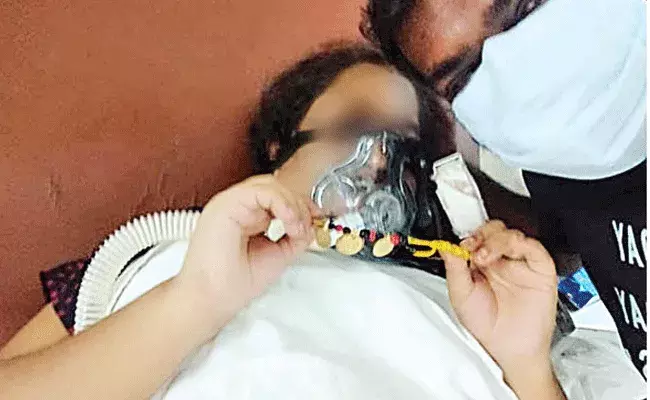 ఐసిసియు వార్డులోనే ఆమె మెడలో తాళి.. మృత్యువుతో పోరాడుతూ చివరికి.. ఐసిసియు వార్డులోనే ఆమె మెడలో తాళి.. మృత్యువుతో పోరాడుతూ చివరికి..