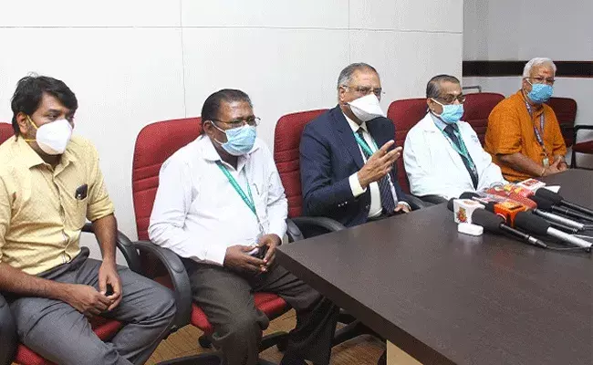 Corona: జులై నెలాఖరుకు కరోనా..: ఎస్ఆర్ఎం యూనివర్శిటీ అధ్యయనం Corona: జులై నెలాఖరుకు కరోనా..: ఎస్ఆర్ఎం యూనివర్శిటీ అధ్యయనం