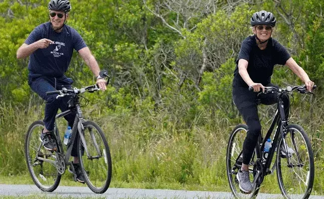 భార్య 70వ పుట్టిన రోజున స్పెషల్ ట్రీట్ ఇచ్చిన అధ్యక్షుడు జో బిడెన్