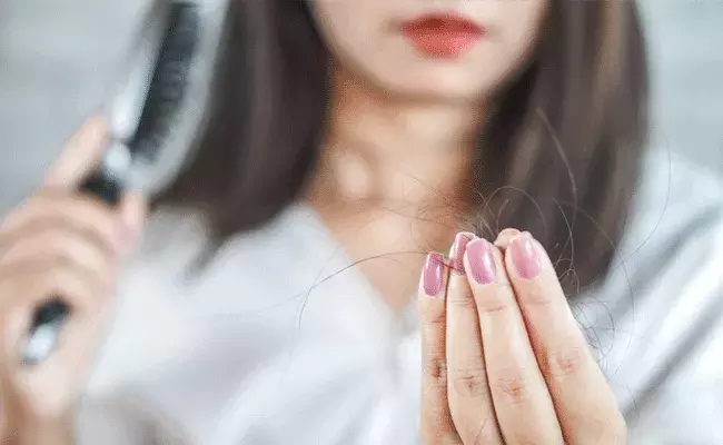 Hair Fall: కరోనా ఎఫెక్ట్.. జుట్టు ఊడుతుంటే..