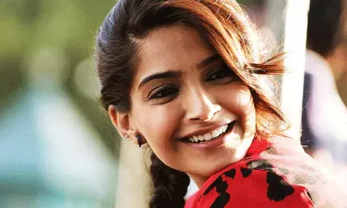 బాలీవుడ్ పొమ్మంది.. కోలీవుడ్ రమ్మంటోందా..? బాలీవుడ్ పొమ్మంది.. కోలీవుడ్ రమ్మంటోందా..?