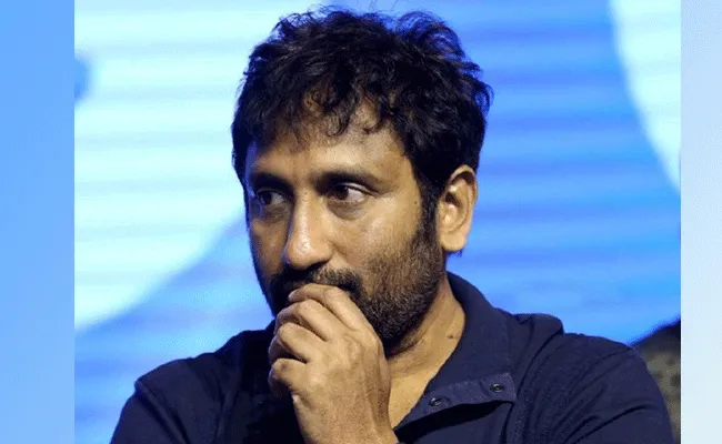 స్క్రిప్ట్స్ కాదు శ్రీనూ.. హిట్స్ కావాలి.. స్క్రిప్ట్స్ కాదు శ్రీనూ.. హిట్స్ కావాలి..