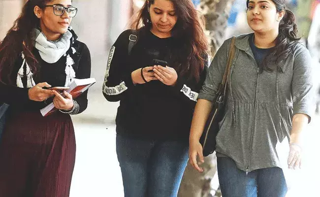 జాబ్ క్యాలెండర్ విడుదల చేసిన సీఎం..