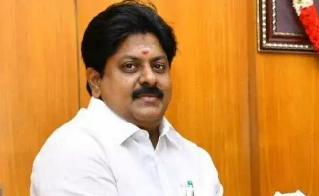 M Manikandan arrested : మాజీ మంత్రి, అన్నాడీఎంకే నేత M మణికందన్ అరెస్ట్..!