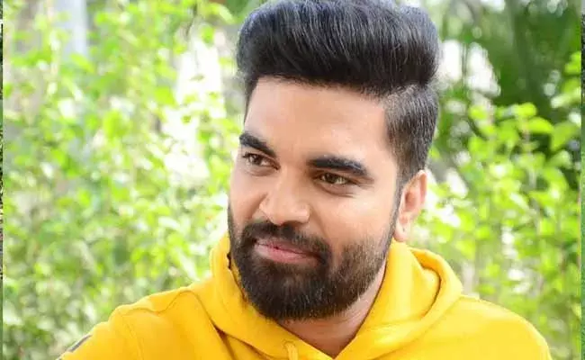 Anchor Pradeep : యాంకర్ ప్రదీప్ రాజధాని వ్యాఖ్యలపై దుమారం..! Anchor Pradeep : యాంకర్ ప్రదీప్ రాజధాని వ్యాఖ్యలపై దుమారం..!