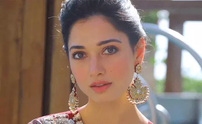 ముఖంపై మొటిమల నివారణకు తమన్నా చెప్పిన చిట్కా.. ఉమ్మిని..