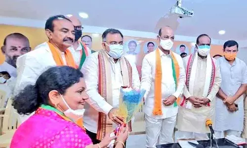 Tarun chug : కేసీఆర్‌ అంహకారానికి, తెలంగాణ ప్రజలకు మధ్య పోరు: తరుణ్‌చుగ్