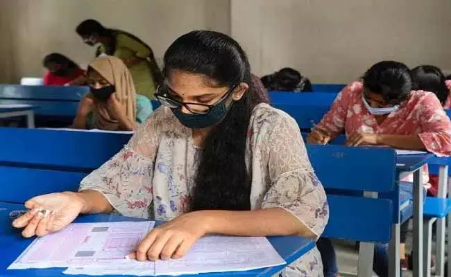 JJE Exams : జేఈఈ మెయిన్స్‌, నీట్‌ పరీక్షలను వాయిదా వేసే యోచనలో కేంద్రం