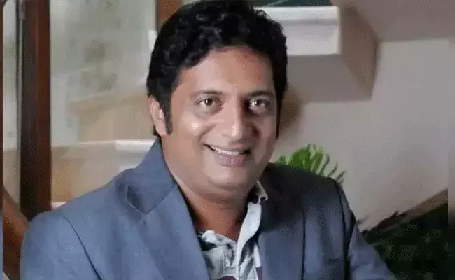 MAA Elections: ప్రకాష్ రాజ్కి అండగా ఉన్న ఆ పెద్దలెవరు? MAA Elections: ప్రకాష్ రాజ్కి అండగా ఉన్న ఆ పెద్దలెవరు?
