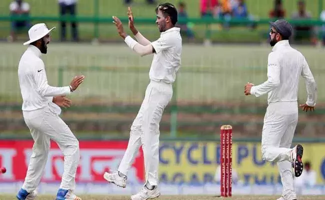 ఇంగ్లండ్ టెస్ట్ సిరీస్కు సిద్ధమవుతున్న టీమిండియా.. మిడిలార్డర్లో మార్పులు..! ఇంగ్లండ్ టెస్ట్ సిరీస్కు సిద్ధమవుతున్న టీమిండియా.. మిడిలార్డర్లో మార్పులు..!