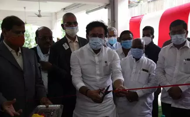 సీతారాంబాగ్లో పర్యటించిన కేంద్రమంత్రి కిషన్రెడ్డి..! సీతారాంబాగ్లో పర్యటించిన కేంద్రమంత్రి కిషన్రెడ్డి..!