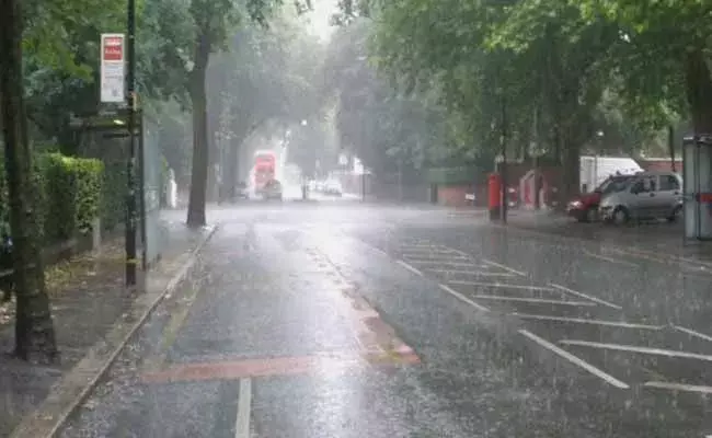 తెలుగు రాష్ట్రాల్లో పలు చోట్ల భారీ వర్షాలు..! తెలుగు రాష్ట్రాల్లో పలు చోట్ల భారీ వర్షాలు..!