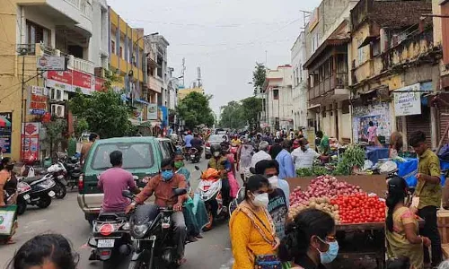 ఏపీలో 8 జిల్లాల్లో కర్ఫ్యూ నిబంధనలు సడలింపు..! ఏపీలో 8 జిల్లాల్లో కర్ఫ్యూ నిబంధనలు సడలింపు..!