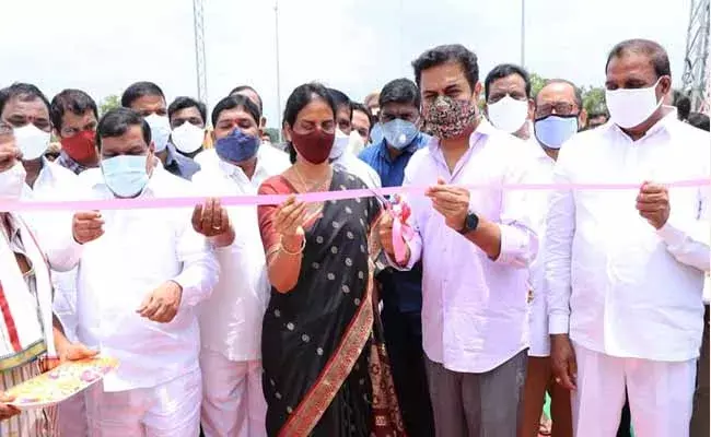 హైదరాబాద్లో పలు లింకు రోడ్లను ప్రారంభించిన మంత్రి కేటీఆర్..! హైదరాబాద్లో పలు లింకు రోడ్లను ప్రారంభించిన మంత్రి కేటీఆర్..!