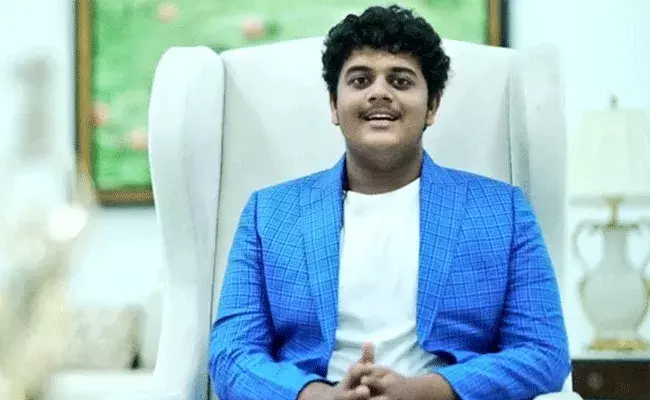 సీఎం మనవడు హిమాన్షుకు ప్రతిష్టాత్మక అవార్డు.. సీఎం మనవడు హిమాన్షుకు ప్రతిష్టాత్మక అవార్డు..