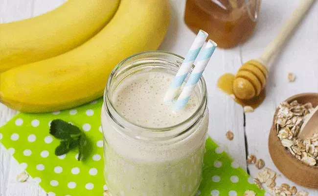 Banana Milk Shake: బనానా మిల్క్షేక్ తాగుతున్నారా.. ఆగండాగండి Banana Milk Shake: బనానా మిల్క్షేక్ తాగుతున్నారా.. ఆగండాగండి