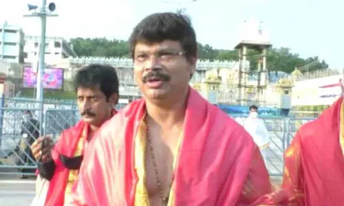 Boyapati srinu : శ్రీవారిని దర్శించుకున్న డైరెక్టర్ బోయపాటి శ్రీను..! Boyapati srinu : శ్రీవారిని దర్శించుకున్న డైరెక్టర్ బోయపాటి శ్రీను..!