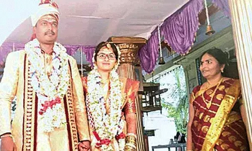 ఆన్లైన్లో హత్యలు.. సంప్రదించవలసిన చిరునామా.. బిట్టు బిజినెస్కి పోలీసులు చెక్.. ఆన్లైన్లో హత్యలు.. సంప్రదించవలసిన చిరునామా.. బిట్టు బిజినెస్కి పోలీసులు చెక్..