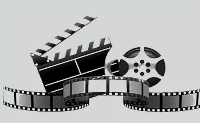 టాలీవుడ్ డ్రగ్స్ కేసుపై మళ్లీ విచారణ మొదలు..  12 కేసులకు గాను 8 కేసులల్లో ఛార్జ్షీట్ దాఖలు..! టాలీవుడ్ డ్రగ్స్ కేసుపై మళ్లీ విచారణ మొదలు..  12 కేసులకు గాను 8 కేసులల్లో ఛార్జ్షీట్ దాఖలు..!