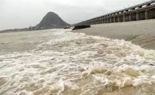 నిండుకుండలా ప్రకాశం బ్యారేజీ..!