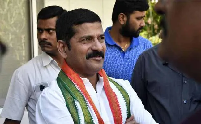 Revanth Reddy :  రేపు పీసీసీ చీఫ్గా బాధ్యతలు చేపట్టనున్న రేవంత్రెడ్డి..! Revanth Reddy :  రేపు పీసీసీ చీఫ్గా బాధ్యతలు చేపట్టనున్న రేవంత్రెడ్డి..!