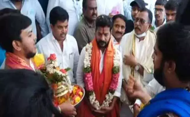 Revanth reddy : పెద్దమ్మగుడిలో రేవంత్‌ రెడ్డి ప్రత్యేక పూజలు.. !