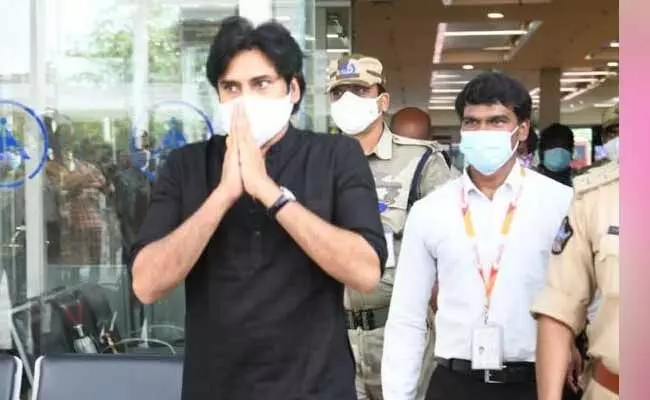 కరోనాతో మృతి చెందిన వారికి పవన్ కళ్యాణ్ నివాళులు..! కరోనాతో మృతి చెందిన వారికి పవన్ కళ్యాణ్ నివాళులు..!