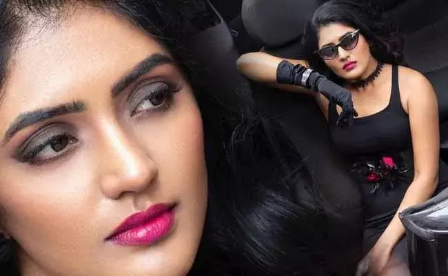 అల్ట్రా స్టైలిష్ లుక్ లో వరంగల్ పిల్ల..!