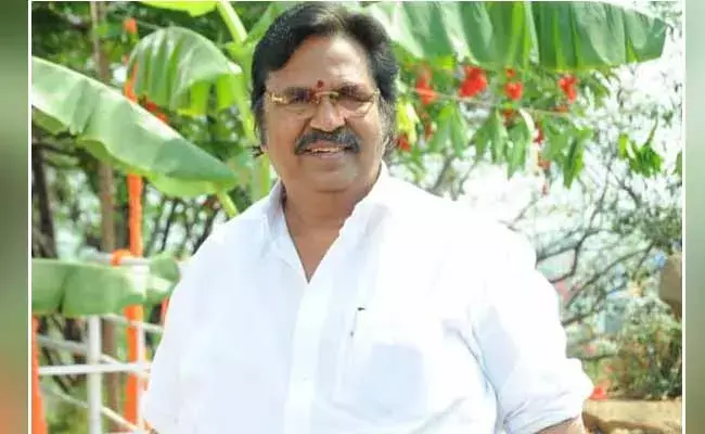 స్టార్ హీరోతో దాసరి వందో సినిమా.. ఇక్కడ ప్లాప్.. అక్కడ సూపర్ డూపర్ హిట్..! స్టార్ హీరోతో దాసరి వందో సినిమా.. ఇక్కడ ప్లాప్.. అక్కడ సూపర్ డూపర్ హిట్..!