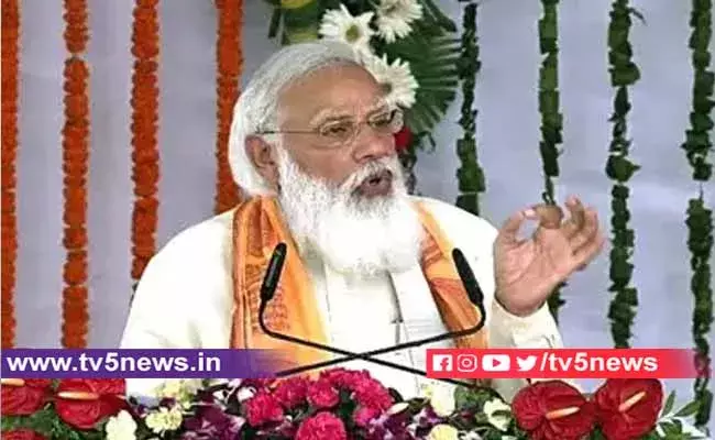 సొంత నియోజక వర్గం వారణాసిలో పర్యటించిన ప్రధాని మోదీ..!