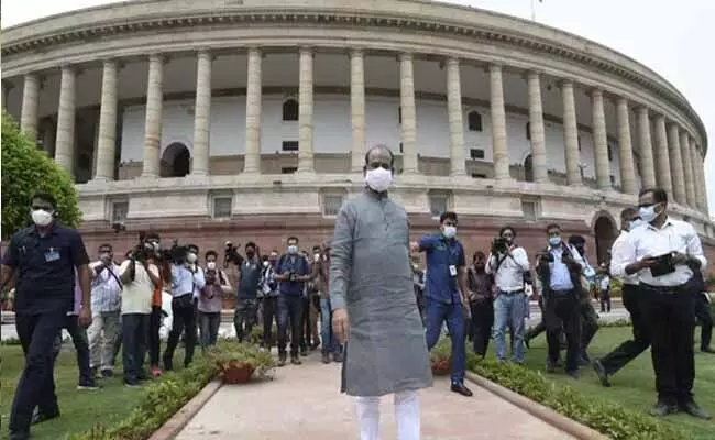 Parliament monsoon sessions : రేపటి నుంచి పార్లమెంట్ వర్షాకాల సమావేశాలు..! Parliament monsoon sessions : రేపటి నుంచి పార్లమెంట్ వర్షాకాల సమావేశాలు..!