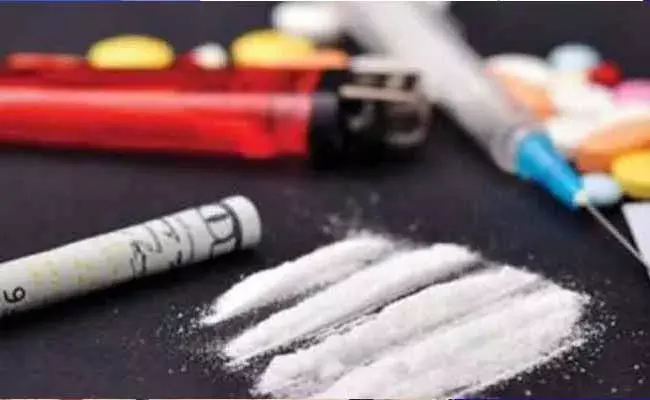 శంషాబాద్ ఎయిర్పోర్ట్లో రూ.21 కోట్ల విలువైన హెరాయిన్ సీజ్ శంషాబాద్ ఎయిర్పోర్ట్లో రూ.21 కోట్ల విలువైన హెరాయిన్ సీజ్