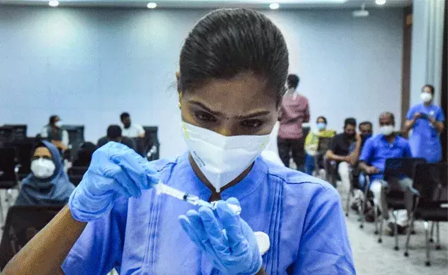 corona update:మళ్లీ పెరిగిన కరోనా కేసులు.. తాజాగా.. corona update:మళ్లీ పెరిగిన కరోనా కేసులు.. తాజాగా..