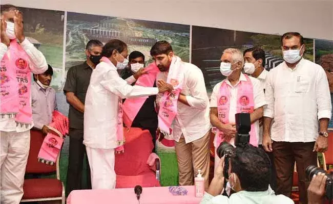 కౌశిక్ రెడ్డికి మంచి భవిష్యత్తు వుంది : కేసీఆర్
