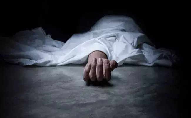 AC Room: ఏసీ రూమ్లో దోమలకు పొగ.. ఊపిరాడక ఇద్దరు మృతి.. AC Room: ఏసీ రూమ్లో దోమలకు పొగ.. ఊపిరాడక ఇద్దరు మృతి..
