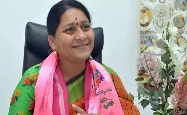 మహబూబాబాద్ ఎంపీ మాలోతు కవితకు 6 నెలల జైలు శిక్ష