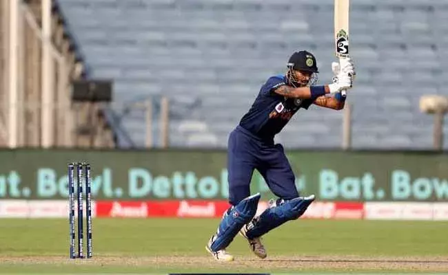 IND vs SL:  కృనాల్ పాండ్యకు కొవిడ్ పాజిటివ్.. టీ20 వాయిదా IND vs SL:  కృనాల్ పాండ్యకు కొవిడ్ పాజిటివ్.. టీ20 వాయిదా