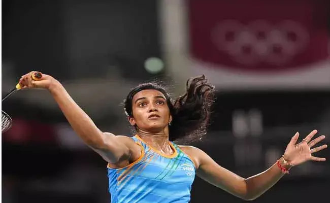 Tokyo Olympics 2021: ప్రిక్వార్టర్స్లో అడుగు పెట్టిన సింధు Tokyo Olympics 2021: ప్రిక్వార్టర్స్లో అడుగు పెట్టిన సింధు