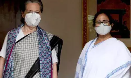 ఢిల్లీలో సోనియాగాంధీతో మమతా బెనర్జీ భేటీ..! ఢిల్లీలో సోనియాగాంధీతో మమతా బెనర్జీ భేటీ..!