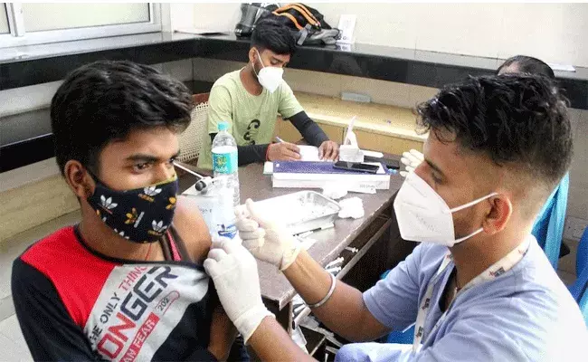 Corona Update: గడిచిన 24 గంటల్లో నమోదైన కరోనా కేసులు.. మరణాలు.. Corona Update: గడిచిన 24 గంటల్లో నమోదైన కరోనా కేసులు.. మరణాలు..