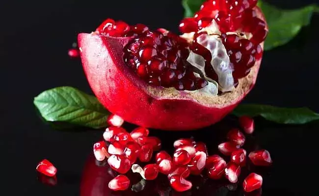 దానిమ్మతో ఆరోగ్య ప్రయోజనాలు.. ఆరోగ్యానికి కాదు.. అందానికి కూడా,,! దానిమ్మతో ఆరోగ్య ప్రయోజనాలు.. ఆరోగ్యానికి కాదు.. అందానికి కూడా,,!